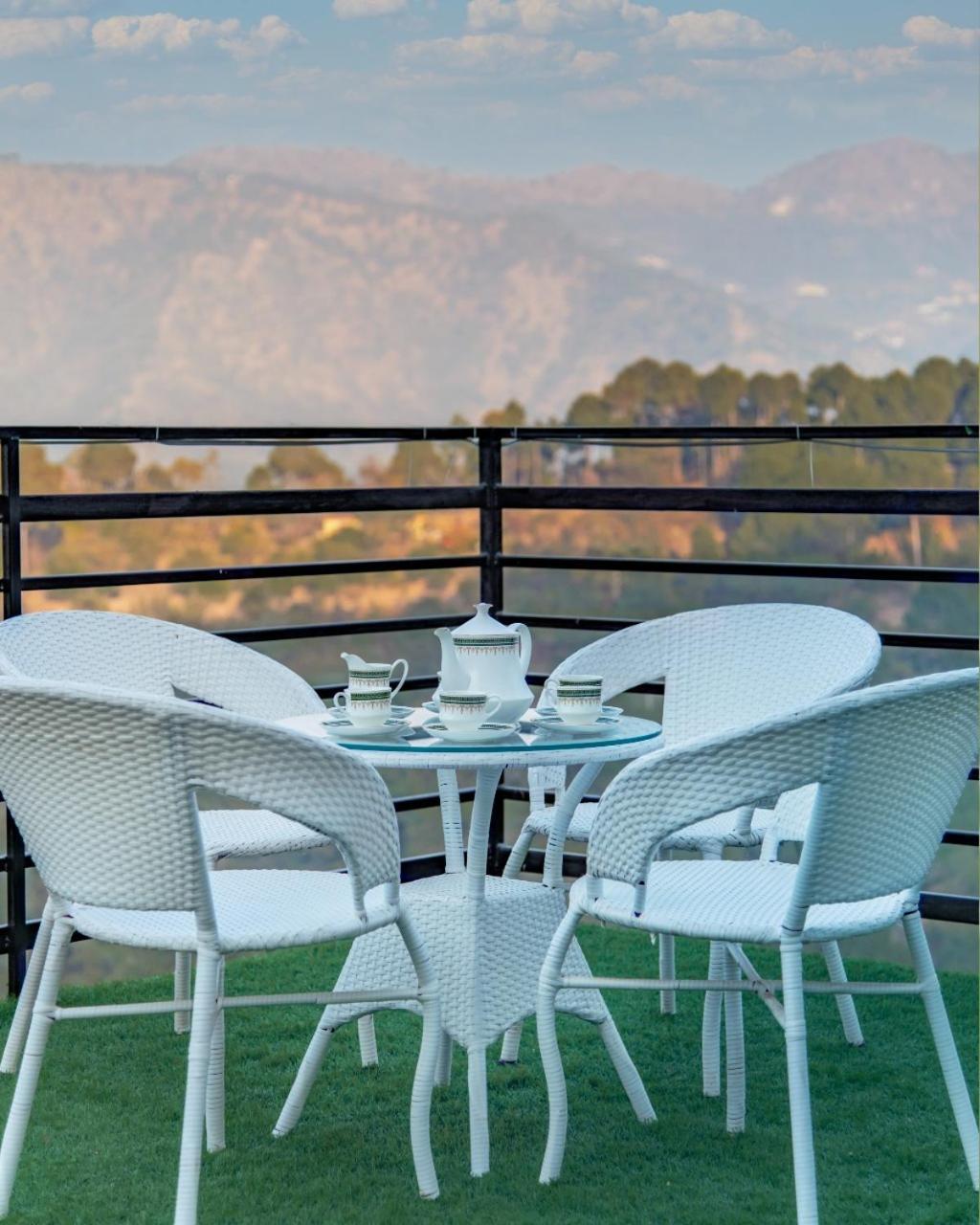 Mystic Kasauli I Pvt Balcony I Peacefull Area I Serviced Apt I By Exotic Stays Exteriér fotografie